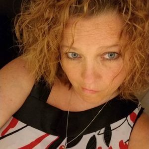 Meet your Posher, Claire